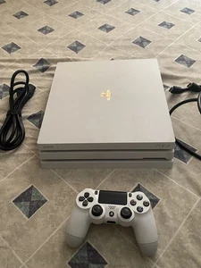 Sony PlayStation 4 Pro 1TB Console Glacier White with Controller and Cords - Picture 1 of 5