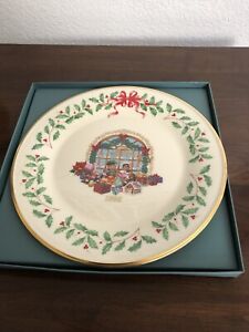 Lenox Christmas 1995 Toy Store Window Holiday Collector's Plate 5th series Gold