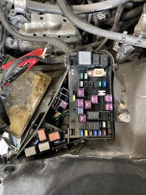 Engine Fuse Box SUBARU XV CROSSTREK 13 14 Foto 1 de 4