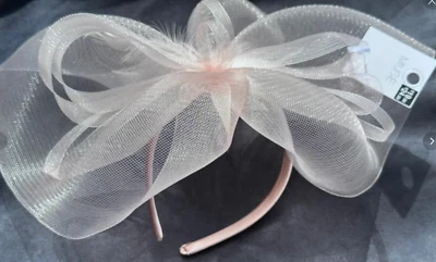 Fascinador de casamento musa, faixa de cabelo, rosa  - Imagem 1 de 4