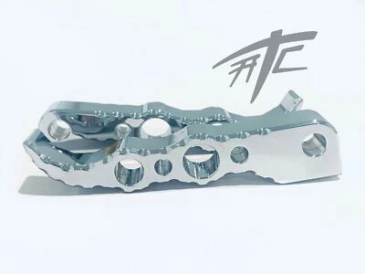 *LIQUIDACIÓN* ESTRIBERAS TRASERAS CROMADAS CORTE DIAMANTE L/R 2008-2020 SUZUKI HAYABUSA Foto 1 de 4