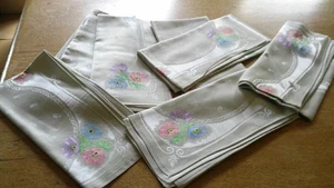 SET OF 8 UNUSED VINTAGE FLORAL DAMASK  NAPKINS - 21.5 INCHES SQ. - Picture 1 of 6