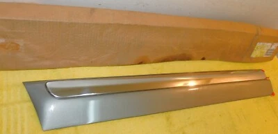 Windstar LX 1999-2003 SE NOS RH puerta corredera exterior moldura inferior - plateada Foto 1 de 4