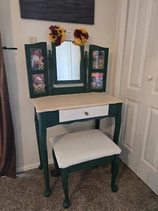 Refinished Makeup Vanity - Picture 1 of 7