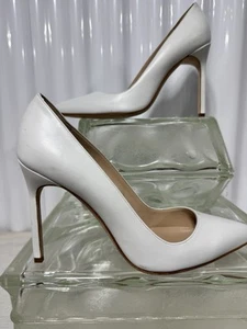 Pompa bianca Manolo Blahnik taglia 8 38 in ottime condizioni. Scarpa fantastica. - Foto 1 di 8