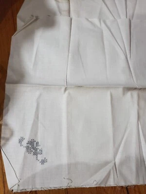 Cross Stitch Project 4 Pc Set Linen TableCloth Pillow Slips b77 - Image 1 of 4