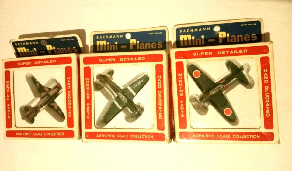 Lotto n. 3 mini modellini aerei Mini-Planes By Bachmann - Giocattoli anni '70 - Immagine 1 di 1