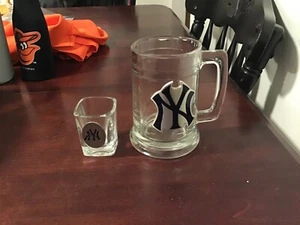 NY YANKEES GLASS MUG TANKARD STEIN 14 OZ. PEWTER MEDALLION LOGO With Shot Glass - Picture 1 of 3