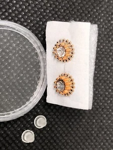 plastic gold earrings with plastic “diamond” - Picture 1 of 3
