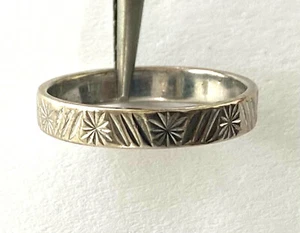 Vintage Marked 18K KF White Gold Ladies Stamped Ring Wedding Band 3.2mm Size 5.5 - Picture 1 of 12