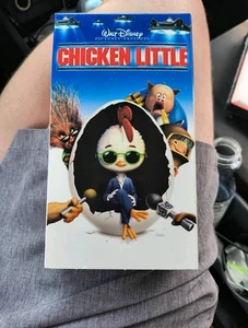 Chicken Little Disney - Picture 1 of 5