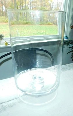 "Soporte grande de decoración de vidrio transparente con patas de vidrio decorativo de 13"" de alto" Foto 1 de 4