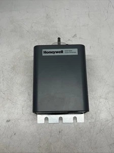 GENERADOR DE CHISPAS DE ESTADO SÓLIDO HONEYWELL Q624A 1014 / Q624A1014 120V 50/60Hz - Imagen 1 de 6