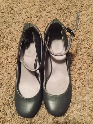 Kenneth Cole Reaction, Mujer Talla 7 Med. Tacones altos Block, gris oscuro Foto 1 de 4