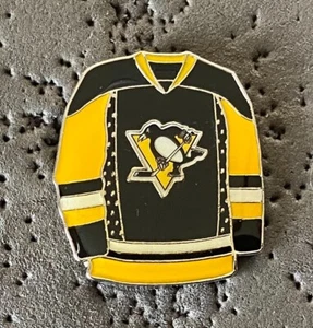 Pittsburgh Penguins Dark Jersey NHL Hockey Pin - Bild 1 von 2