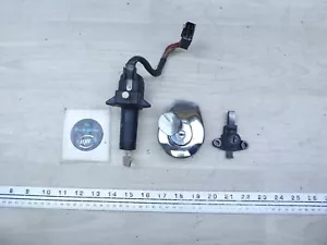 1982 Honda VF750C V45 Magna H311-2) ignition switch gas cap lock set with key - Picture 1 of 12