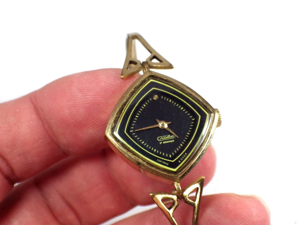 Reloj de pulsera dorado para mujer Slava - Rombo URSS oro reloj pulsera - ¡COMO NUEVO funcionando! Foto 1 de 4