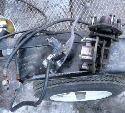 Kawasaki ZN 1100 LTD 1984 - Pinzas delanteras y cilindro maestro Foto 1 de 4