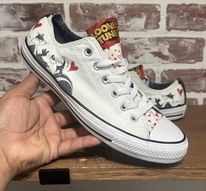 Converse Chuck Taylor All Star Low Looney Tunes Pepe Le Pew Women’s Shoes Sz 10 - Picture 1 of 13