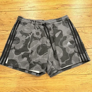 Pantalones Cortos Adidas Para Hombre Camuflaje 3 Rayas Deportes Aire Libre Multicolor Talla XL - Imagen 1 de 8