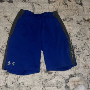 Under Armour Shorts Boys Sz Large Youth Athletic - Picture 1 of 6