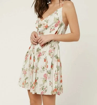 O'Neill женщин цветочный с ремешками капот шеи мини сарафан размер большой кремовый - Изображение 1 из 4