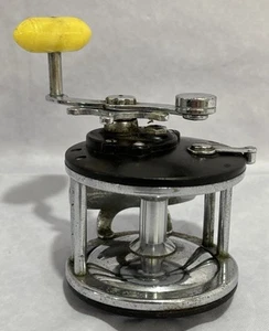 Penn Long Beach 65 Vintage Reel Fishing Tackle Functional Fast Free Shipping - Picture 1 of 6