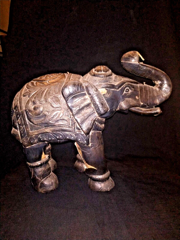 ANTIGUA FIGURA ANIMAL ÉTNICO INDIO TRADICIONAL ELEFANTE DE MADERA CON LÁMINA DE PLATA Foto 1 de 4