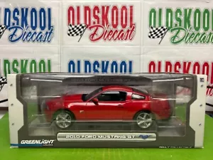 2010 Ford Mustang GT Red Greenlight Collectibles 1:18 scale - Picture 1 of 6