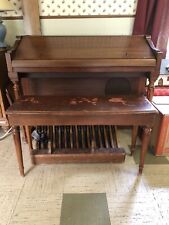antique werlitzer organ with music