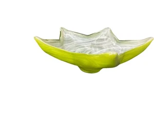 Ciotola stella vetro soffiato a mano arte smerlata verde/bianco vortice made in Spain - Foto 1 di 15