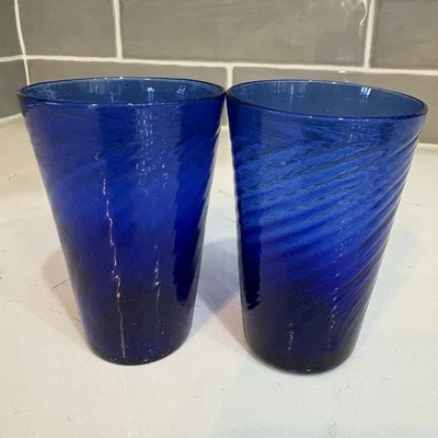 "Juego de 2 vasos remolinos mexicanos reciclados azul cobalto soplados a mano de 4,5""" Foto 1 de 4