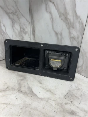 Toyota Tacoma 2005-2015 plataforma toma de corriente cubierta caja de almacenamiento OEM 05-15 ¡Leer sucio!! Foto 1 de 4