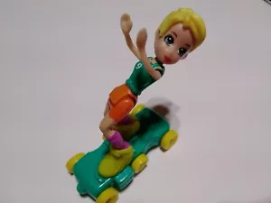POLLY POCKET SKATEBOARD POLLY SKATER FIGURE DI MATTEL - Foto 1 di 4