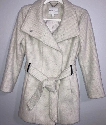 Abrigo envolvente con cinturón mezcla de lana Striccato crema firma Cole Haan talla 4 Foto 1 de 4