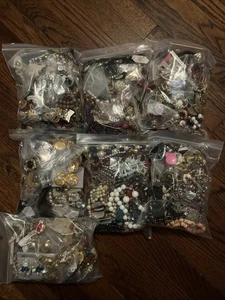 Huge Bulk Vintage Estate Sale Jewelry Lot Rhinestones Signed Some  Pieces - Picture 1 of 24