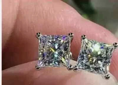 Aretes para mujer de diamantes creados en laboratorio por princesa de 2,00 quilates enchapados en oro blanco de 14 k Foto 1 de 4