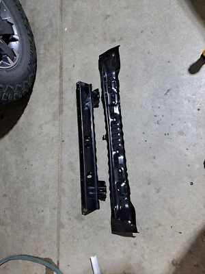 Subaru Crosstrek 2013 2014 2015 2016 2017 Lower Radiator Supports - Image 1 of 4