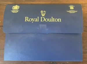 ROYAL DOULTON AN INTRODUCTION TO FIGURES 1994 11 COLOR BOOKLETS IN HOLDER Rare - Picture 1 of 10