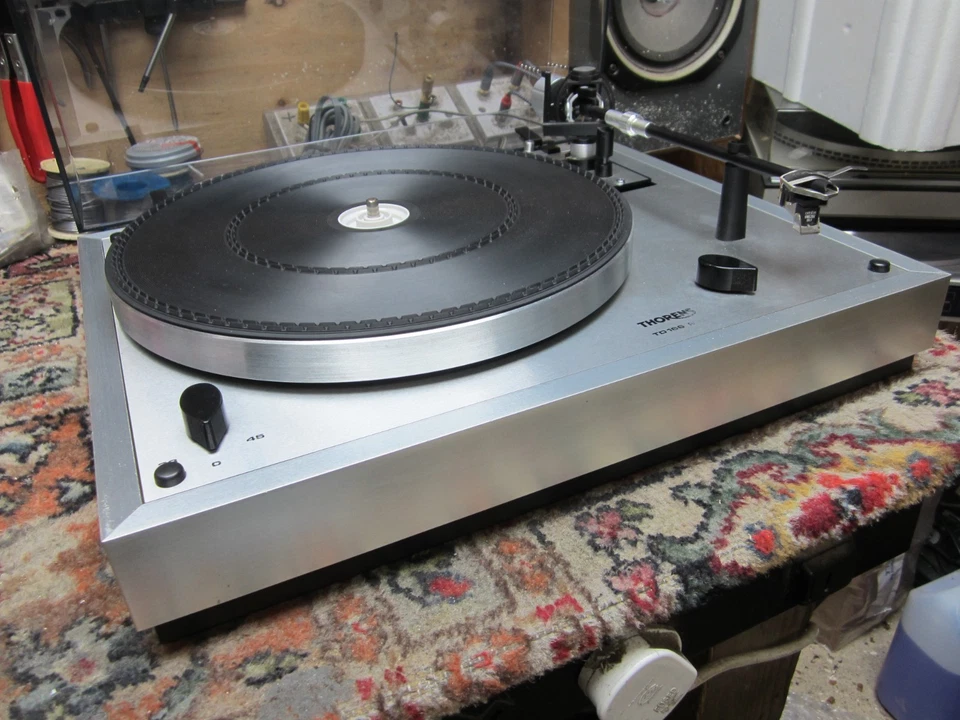 THORENS TD166 MK2  VINTAGE CLASSIC TURNTABLE - Image 1 of 4