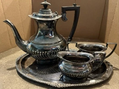 Tetera inglesa Sheffield plateada vintage con cuencos y plato de crema y azúcar Foto 1 de 2