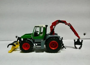 1/32 Siku Fendt forestry tractor with grapple. No box. - Picture 1 of 6