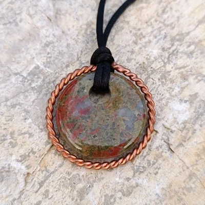 Tensor Ring Straight Line Cubit 333Mhz Unakite 1.3 inch Gemstone Necklace - Image 1 of 4