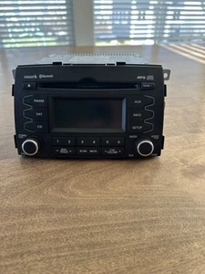 2011-2013 KIA SORENTO RADIO AM FM CD PLAYER RECEIVER P/N:96140-1U201CA - Picture 1 of 6