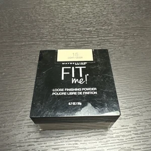 Polvo de ajuste suelto MAYBELLINE Fit Me, ligero 15, 20 g - Imagen 1 de 2