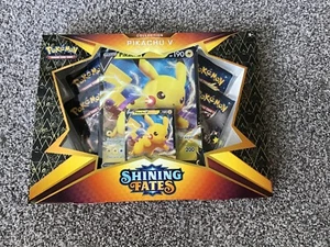 Pokemon Shining Fates Training Card Game Pikachu V Box Factory Sealed BRANDNEU - Bild 1 von 4
