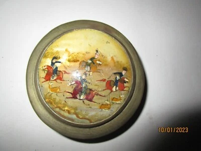 Jolie boite ancienne en métal argenté décor cavalier sur le couvercle / miroir - Photo 1/4