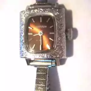 Ladies Vintage Cornavin Wrist Watch 17 Jewel Mechanical Wind Pretty Watch - Foto 1 di 8