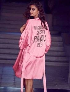 Victoria’s Secret Fashion Show Paris 2016 Satin Pink Robe Kimino Rare OS Bling - Picture 1 of 11