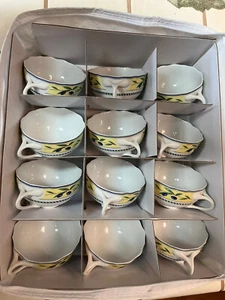 12 WEDGEWOOD TUSCANY TEACUPS - MINT - Picture 1 of 4